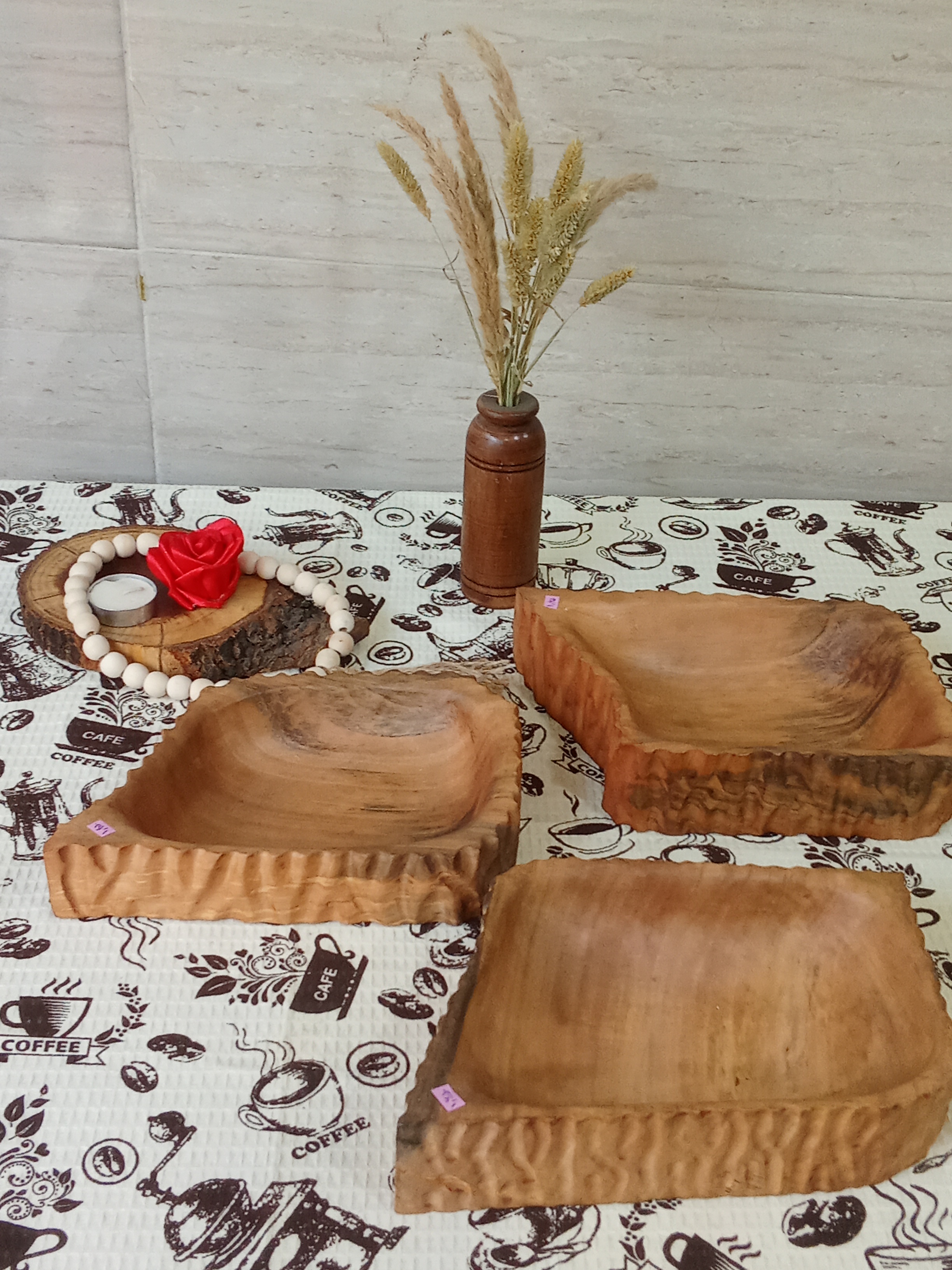شیرینی خوری ،شکلات خوری